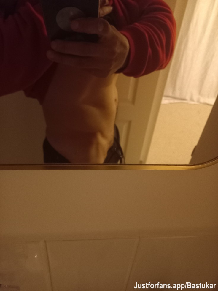 Hola, soy nuevo en esto... suscribete GRATIS ahora que pronto estaré subiendo contenido hot para todos los gustos 😈🔥

#sex #sexo #hetero #homo #gay #sexy #bisexsual