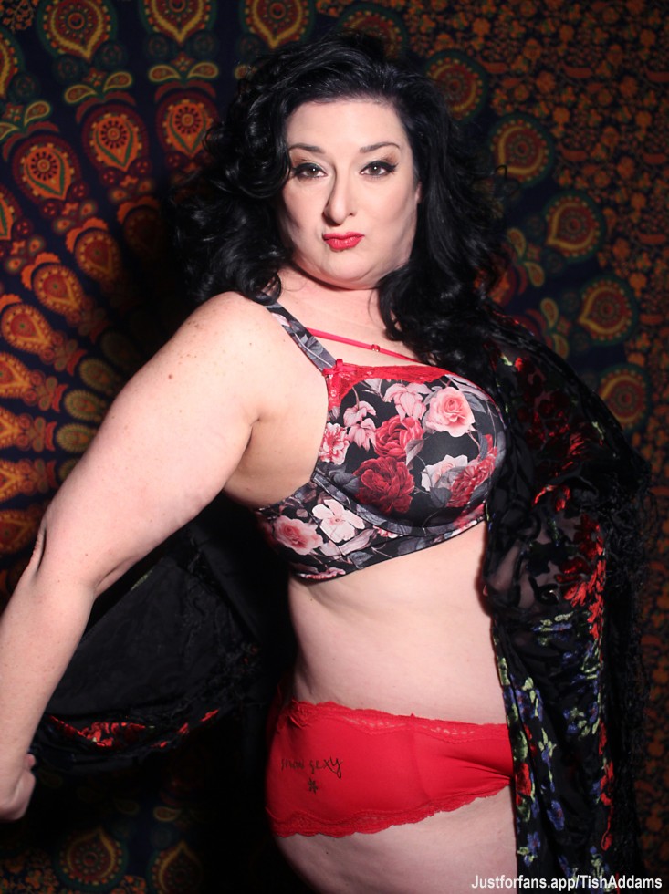 We all know real men want real curves on a real woman. I have curves and I know how to use them! Feel free to message me for private video or photos.  I am here to satisfy.