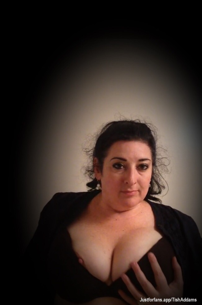 The weekend looks voluminous already!! Wanna join me in the chat and see how big it can get?