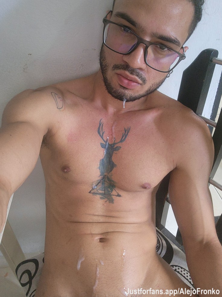 Corrida de leche. Que rico 🤤🔥🔥🍆💦😏😏