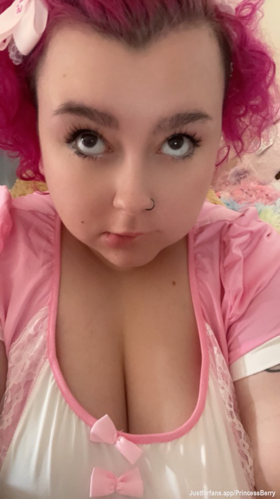 Daddy’s little pathetic dolly

#ddlg #daddy #daddydom #cgl #ageplay #abdl
