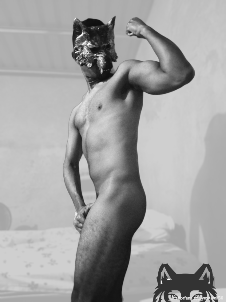 Te gusta este #lobo 🐺? #Furryphotos #FurryAdultContent