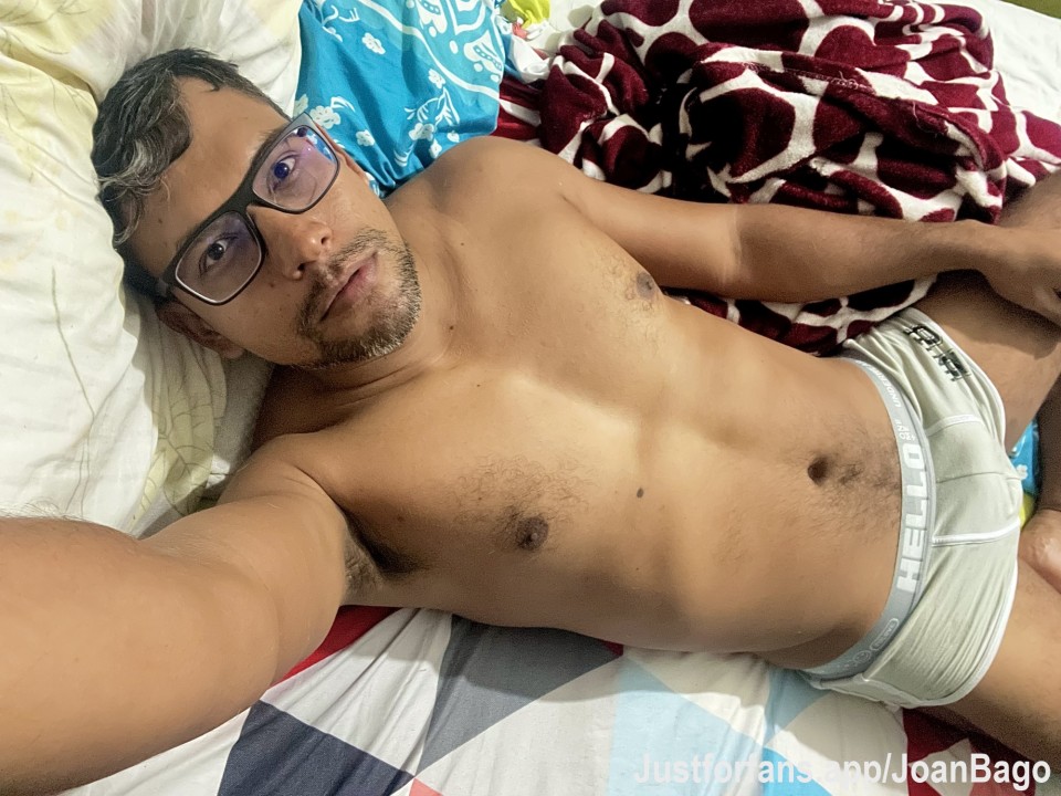 Hola 😉

#latino #male #colombiano