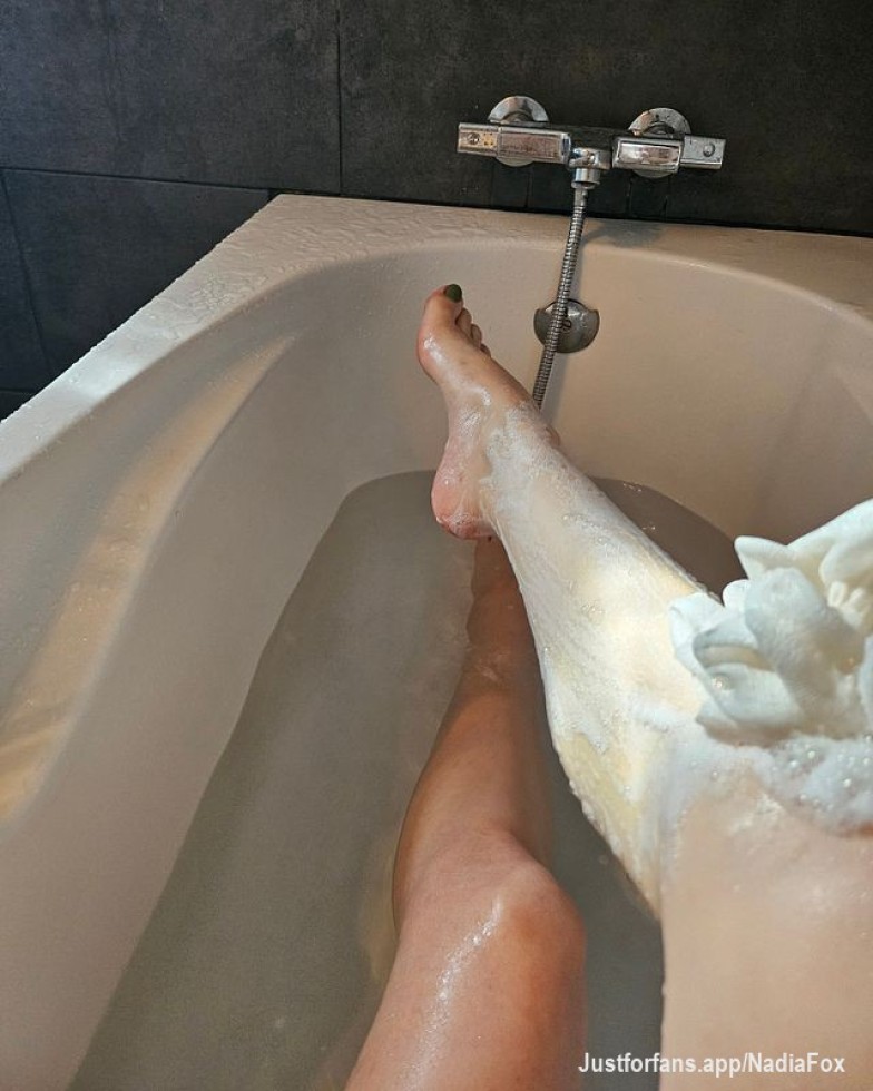 Wanna take a bath together? 💦💦