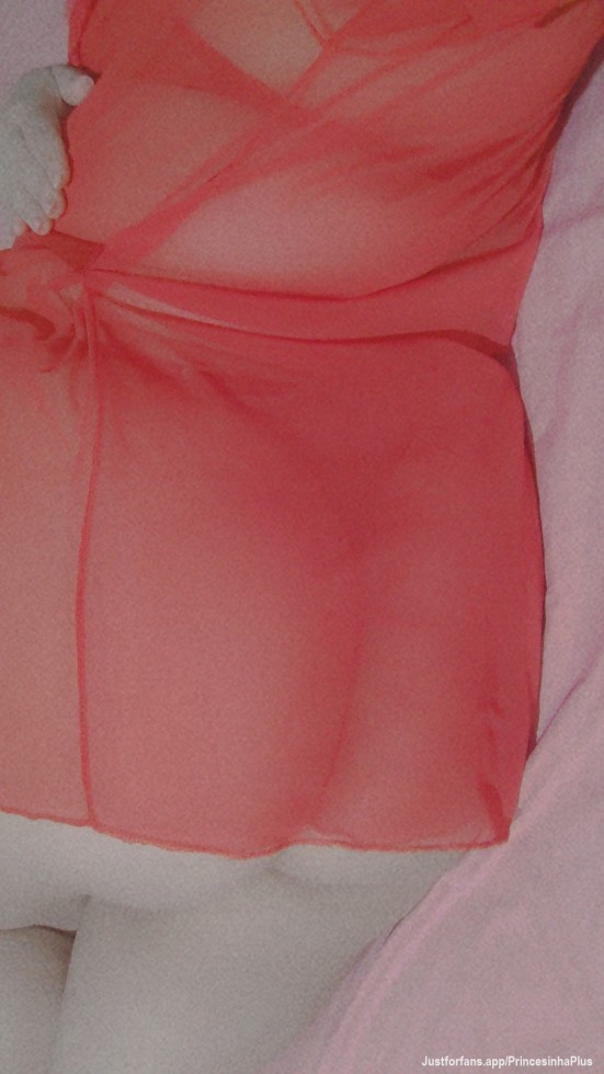 Branquinha usando lingerie vermelha é bom demais né! 😋😏