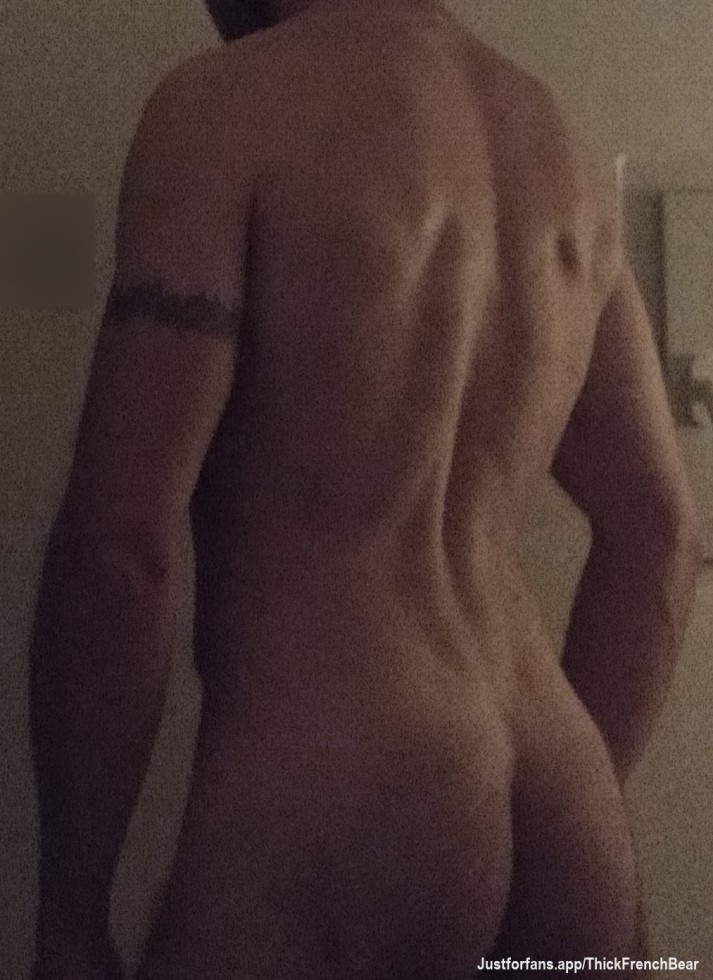 Love those blurry 90s erotic vibes… grainy, mysterious 😈📽️
Not seeing it all makes it hotter to imagine what's hidden 🍆🍑🔥
Wanna see the full uncensored version? DM me or hit my platforms 😏👀
Come strip me down – it's waiting 😜💦
Link in bio👇
#90sVibes #VintageBear #EroticFilter #BlurTease #FrenchBear #HairyBear #NudeBack #BearTease #MysteryNude #VoyeurVibes #BearLife #SexyBear #HiddenCock