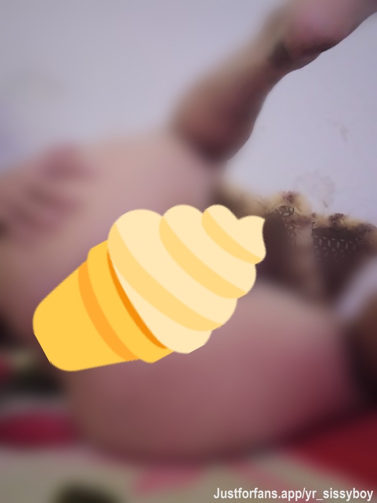 my favorit poses to be submissiv when im fucking 😜
الوضعية المفضلة اكون هازز رجلي و انا فاتح طيزي😋