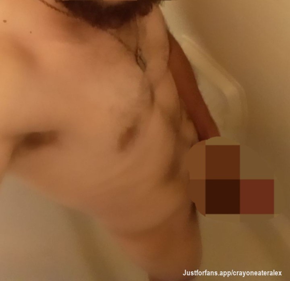 Wanna see all of daddy? Sub and you can :3